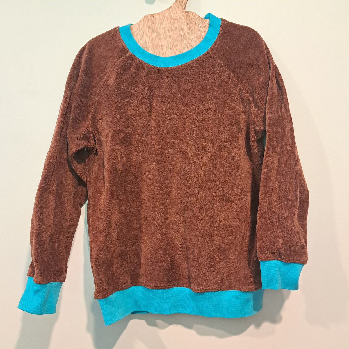Hoopla Kids Re-Loved - RE-Loved - Coddi & Womple Brown Velour Sweatshirt (6 Years)