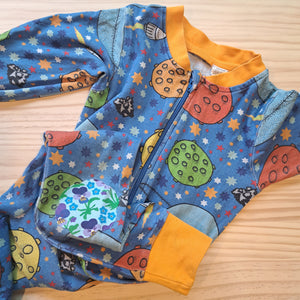 Hoopla Kids Re-Loved - RE-Loved - DUNS Space Zip Suit (3 Years)