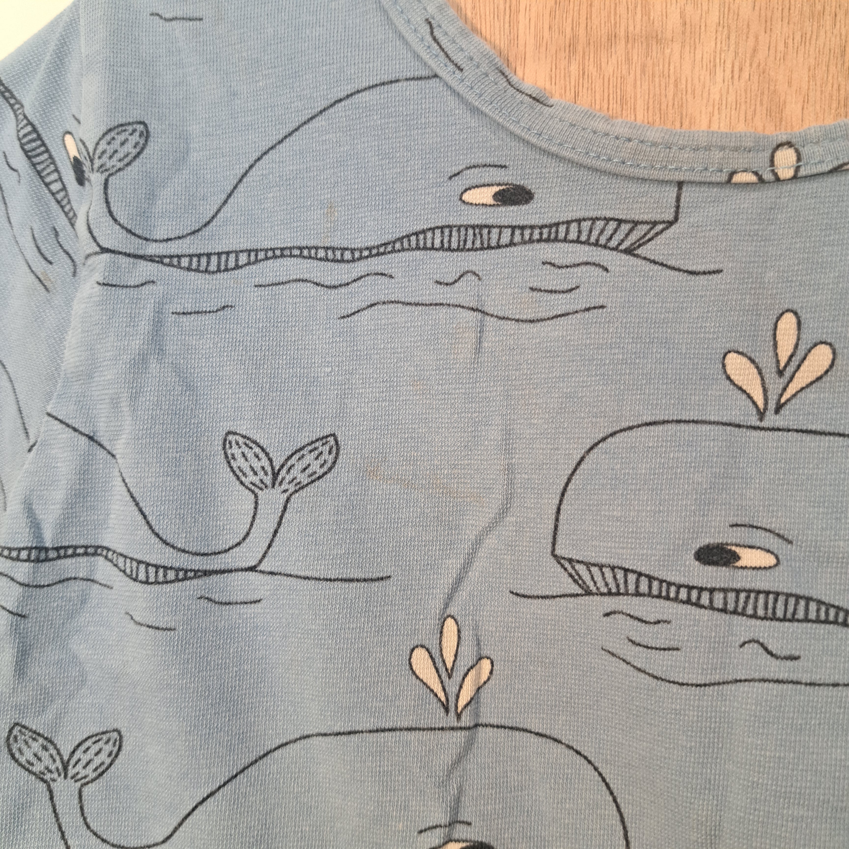 Hoopla Kids Re-Loved - RE-Loved - JNY Whales Short Sleeve Top (5 Years)