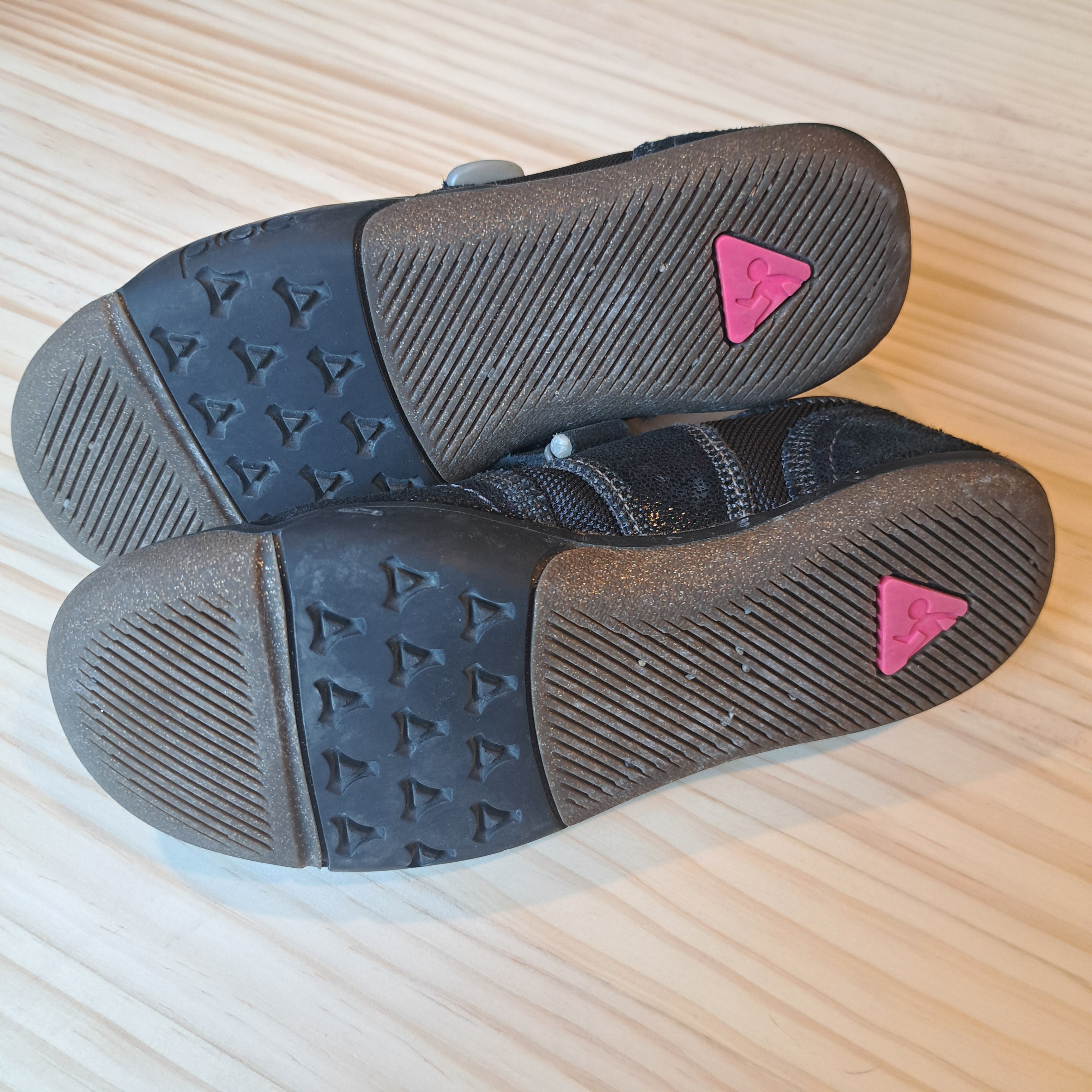 Hoopla Kids Re-Loved - RE-Loved - Plae Black Emme (US 1 Youth)