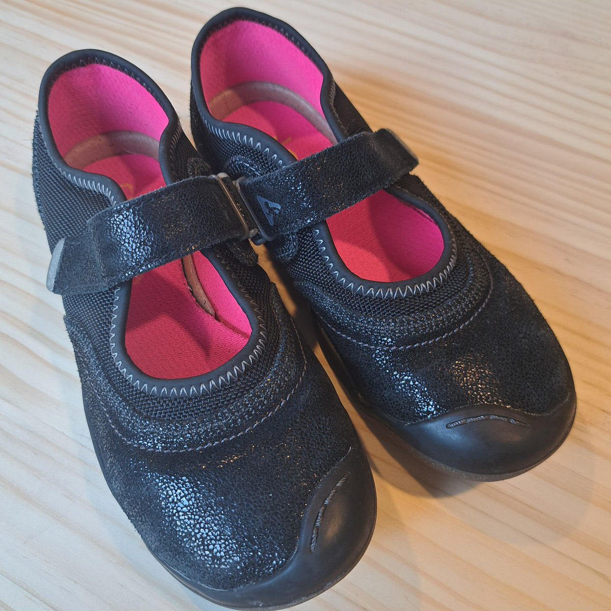 Hoopla Kids Re-Loved - RE-Loved - Plae Black Emme (US 1 Youth)