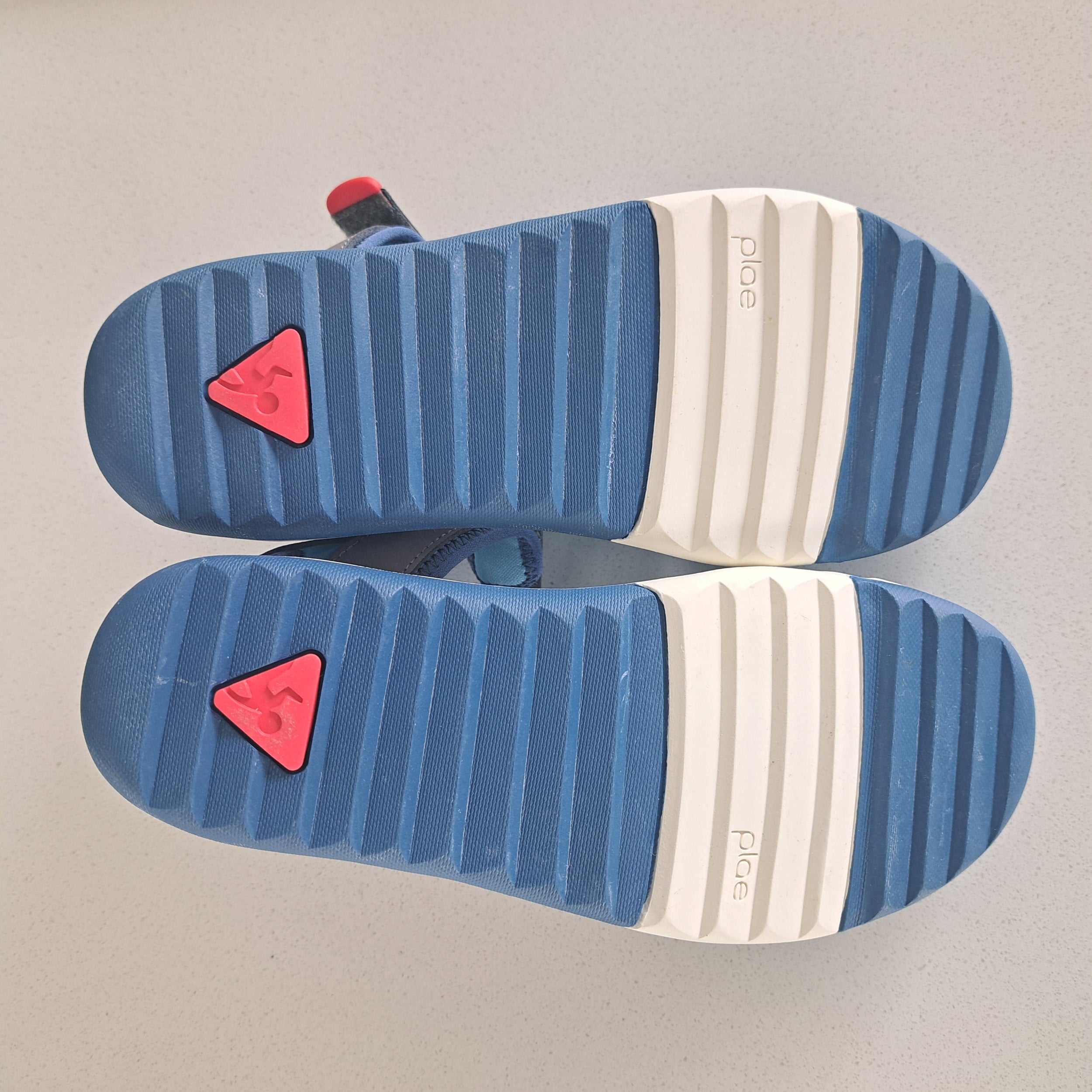 Plae - SECONDS - wes Aloha Blue