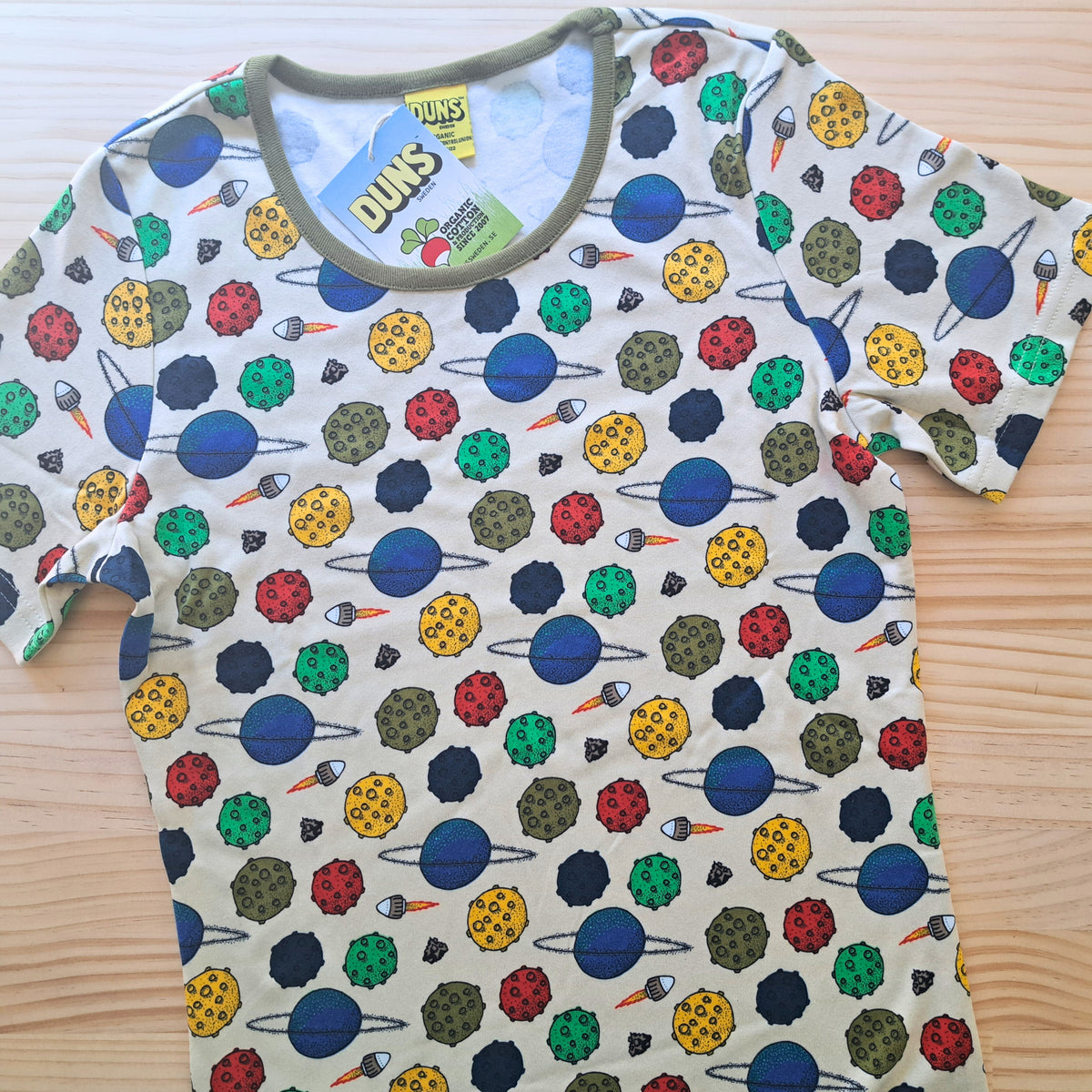 DUNS Sweden - Small Planets (Putty) Women's Short Sleeved Top (Small)