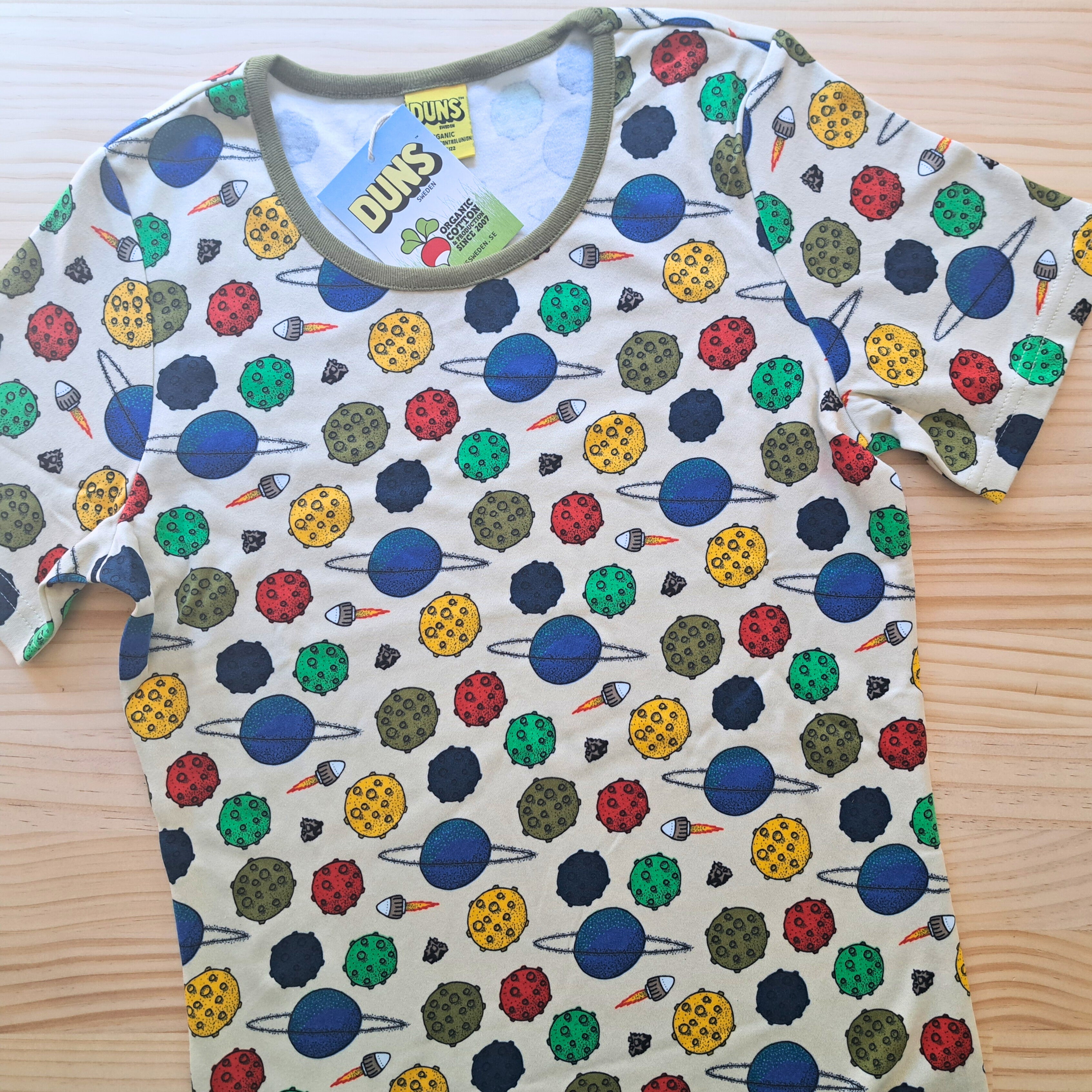 DUNS Sweden - Small Planets (Putty) Women's Short Sleeved Top (Small)