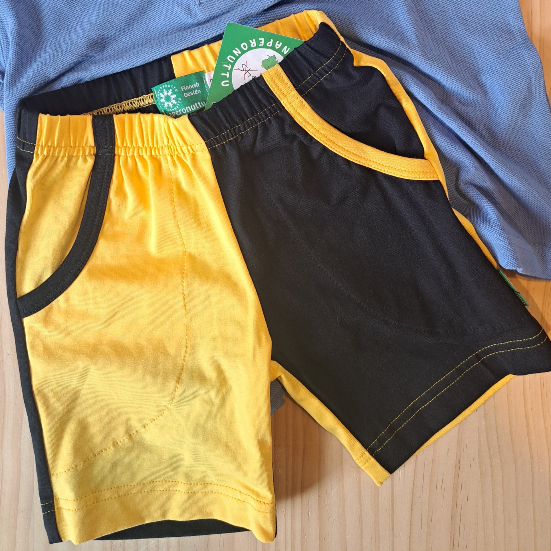 Naperonuttu - Yellow/Black Shorts (2 Years)